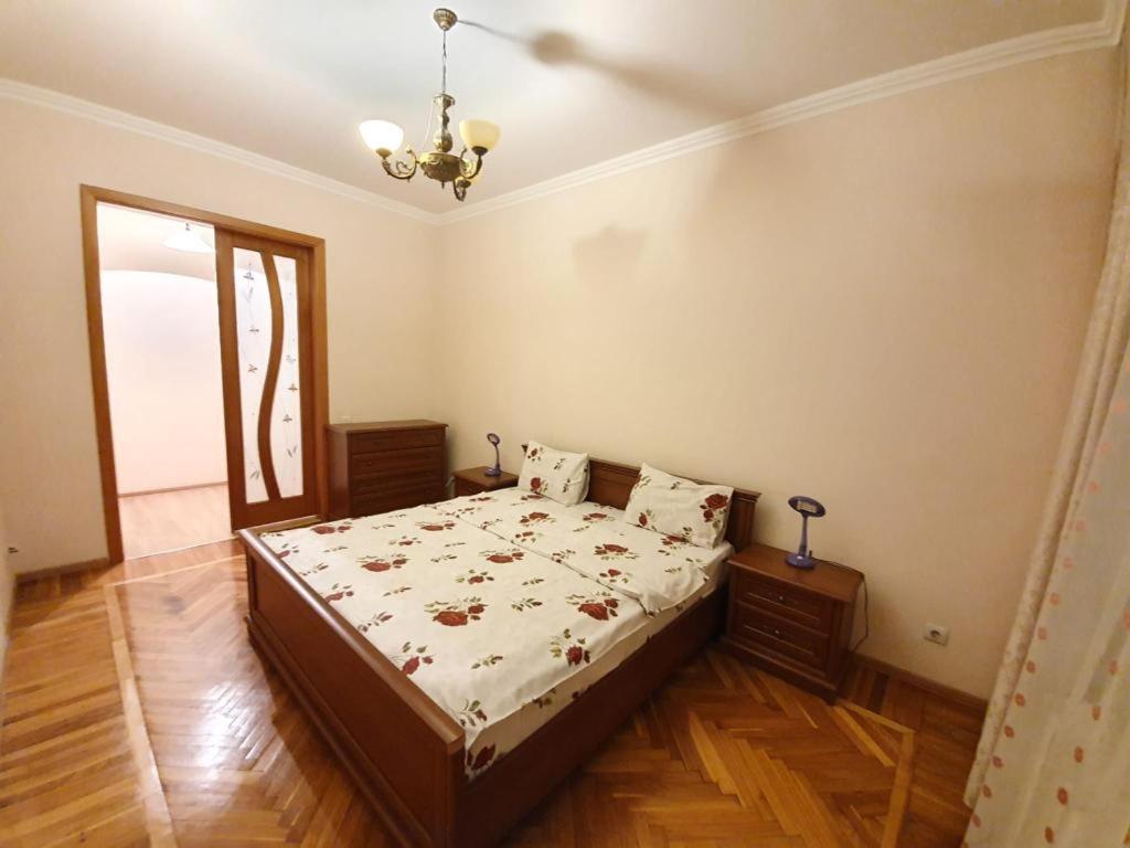 Ultra Central Apartment At Stefan Cel Mare 키시나우 외부 사진