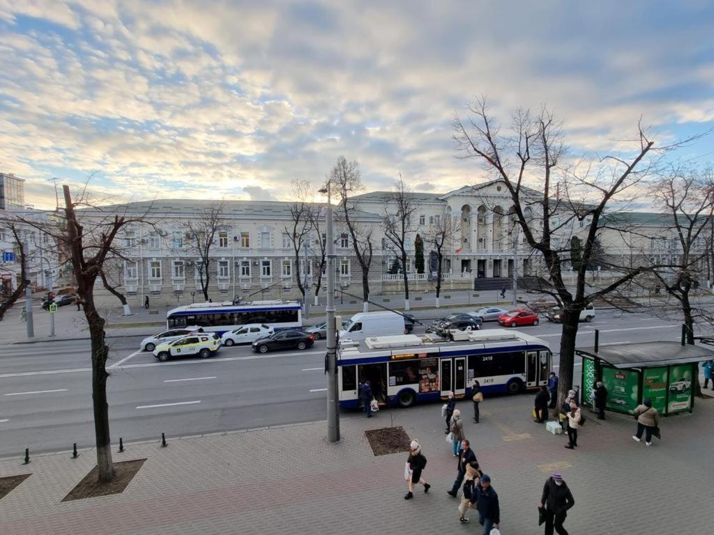 Ultra Central Apartment At Stefan Cel Mare 키시나우 외부 사진